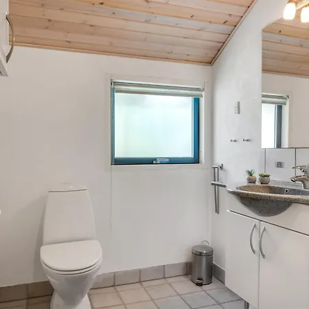Aamu - 300m To The Fjord By Interhome *